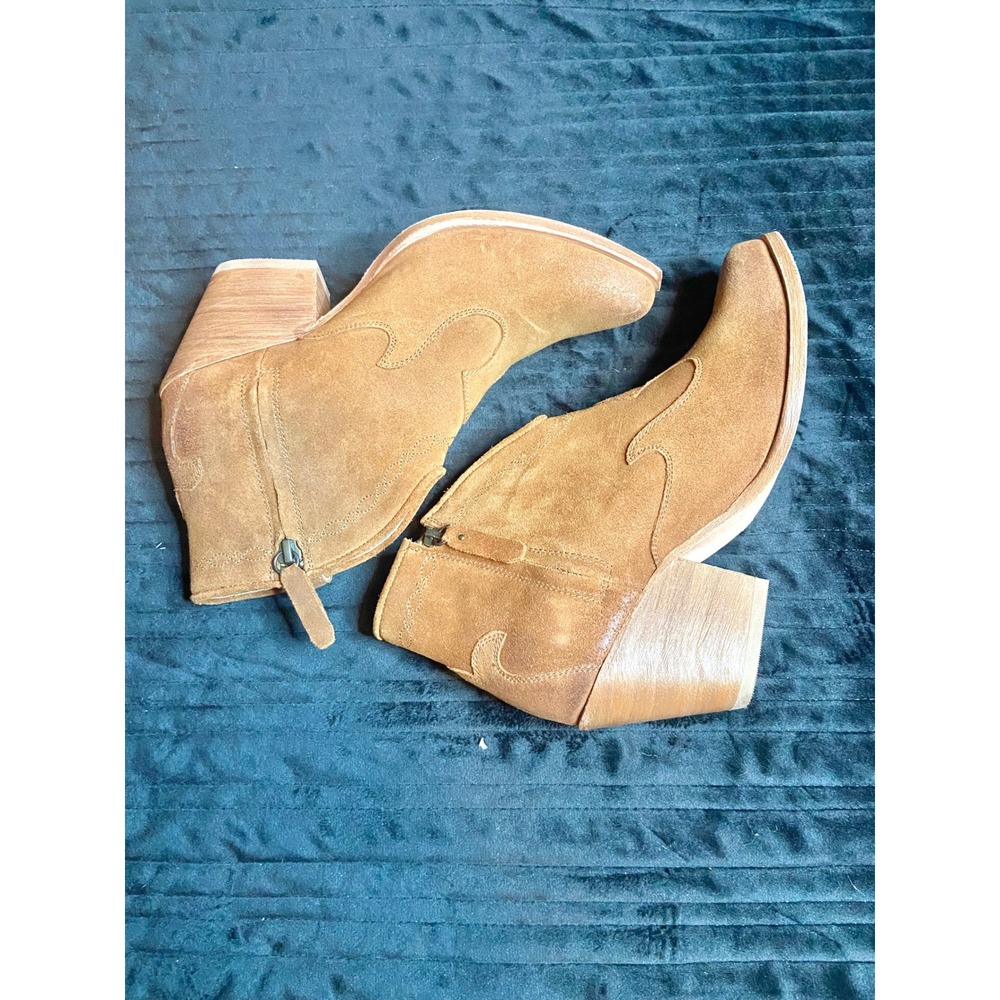 Shyanne Tan Suede Western Ankle Boots Flame Stitch Pointed Toe Sz 7.5